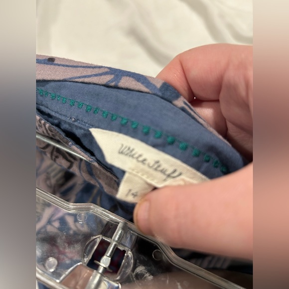 🩵 Beautiful midi skirt w/ cute detailing 🩵 - Picture 4 of 4